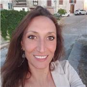 Insegnante certificata Allince, offre lezioni di hatha e hastanga yoga, individuali o di gruppo